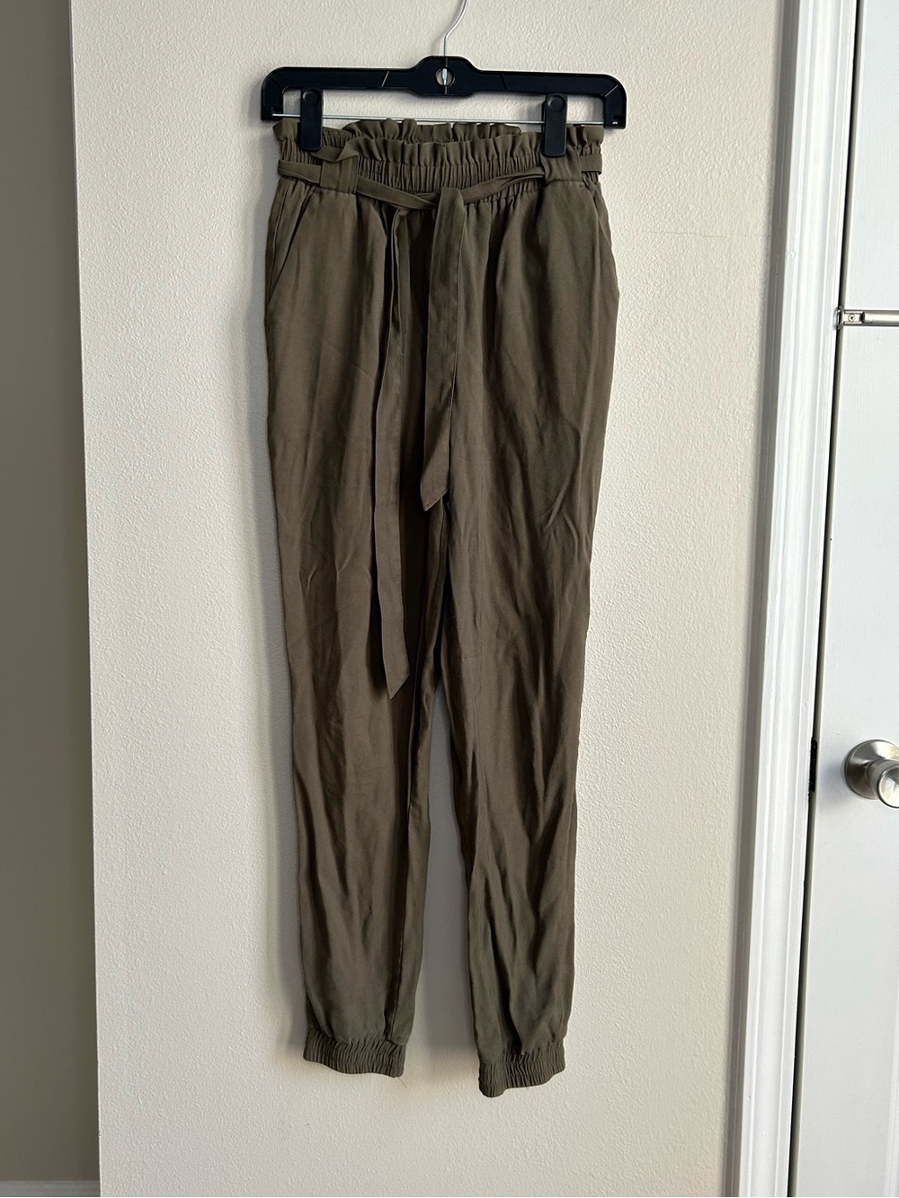 Soho Apparel High Waisted Toe Waist Olive Green Drawstring Jogger Pants Size S